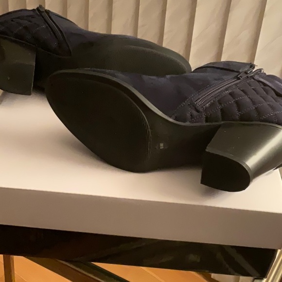 Alfani Navy 	Boots Size 9 M. Like New - Picture 5 of 6
